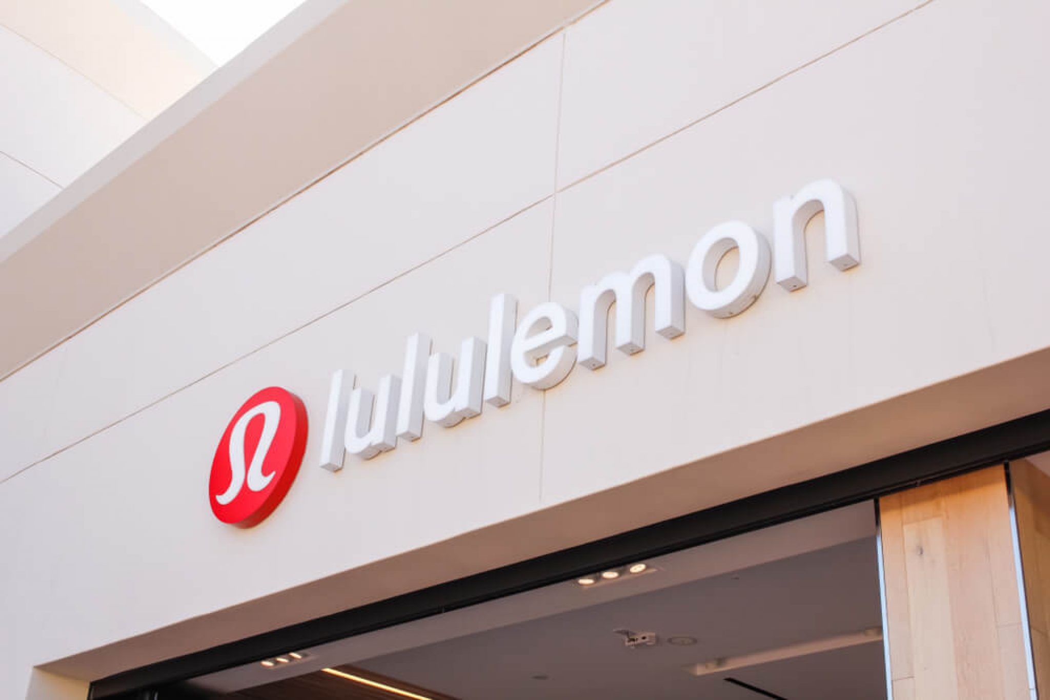 Lululemon Chicago Flagship  International Society of Precision