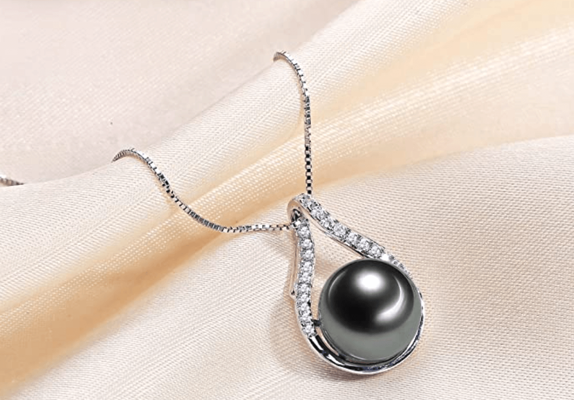 Pearl Pendant Necklace