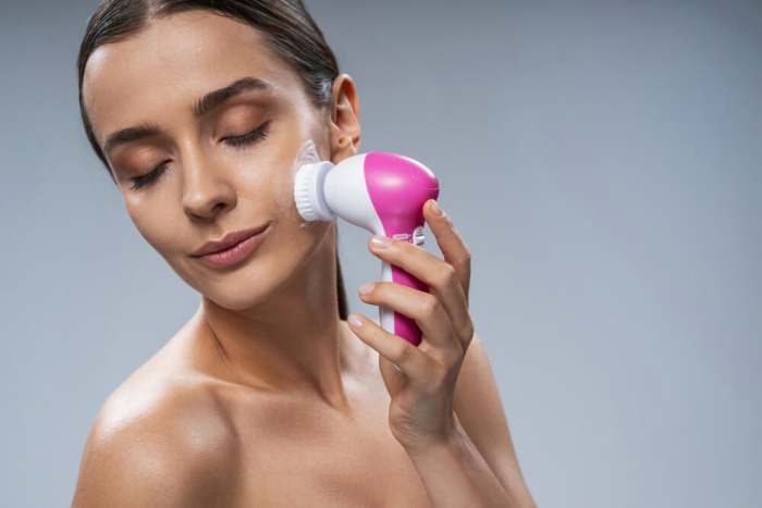 CLSEVXY Facial Cleansing Brush