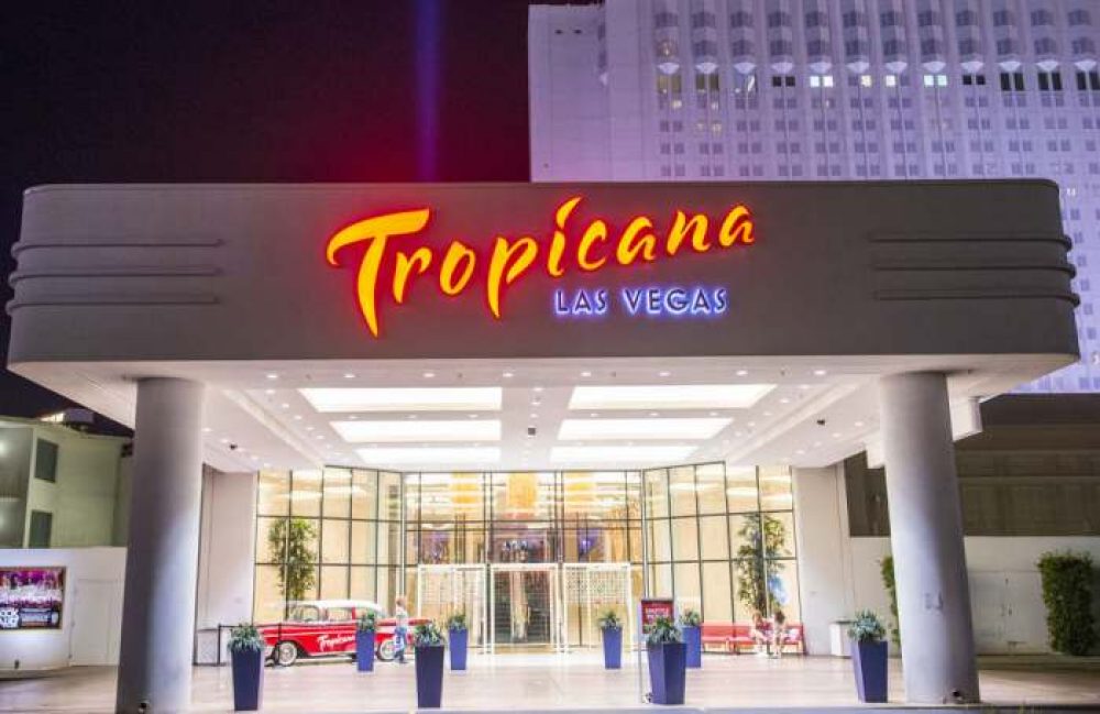 is tropicana casino in evansville open