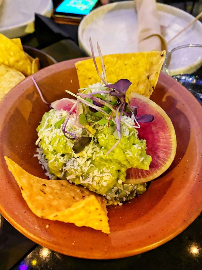 guacamole Tzuco Restaurant Chicago dish what to eat 