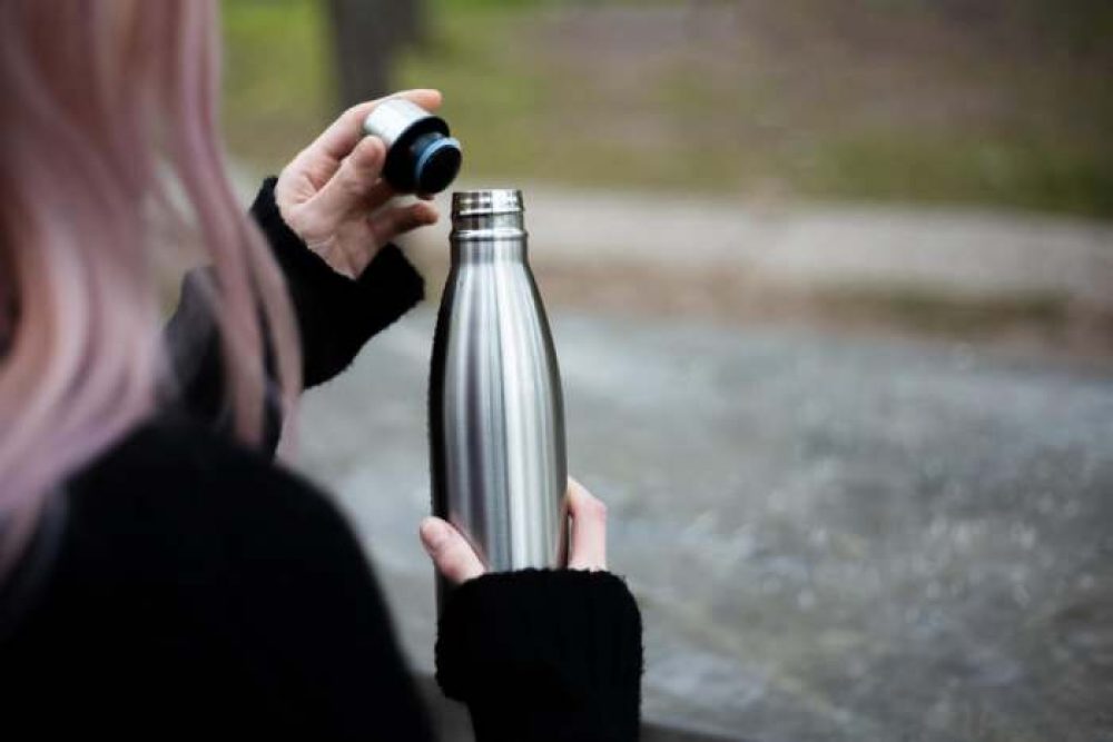 19 Reasons Why Everyone Should Own A Stainless Steel Water Bottle - Kool8