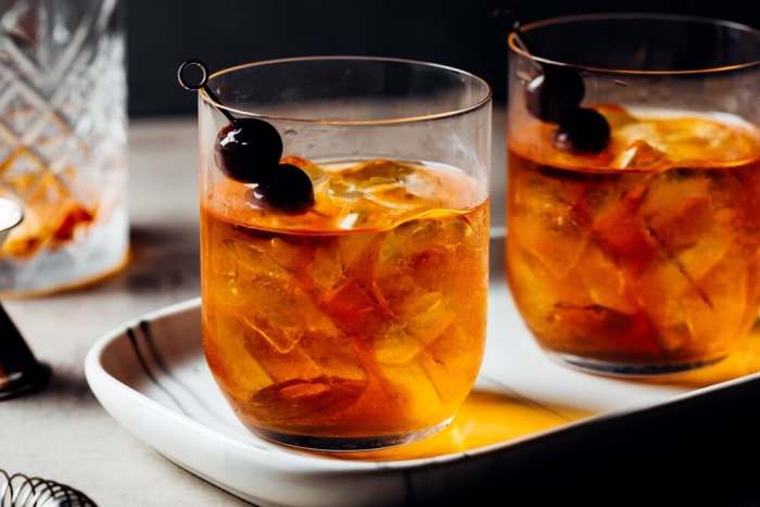 Boozy Bourbon whiskey Manhattan Cocktail on the rocks chicago il