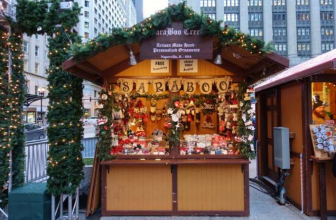 Christkindlmarket Chicago 2022 Brings German Style Vendors to Daley Plaza and Wrigleyville