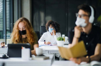 Chicago Companies Change Their Back-to-Office Policies and Evens Ask For Vaccines as Delta Variant Spikes