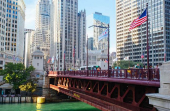 Meet Me on the Mile, Back in Chicago for a 2ND Year of Celebrations of Art, Food and Love