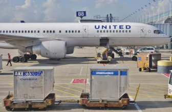 United May Fly a Million Doses of COVID-19 vaccine in 15,000 Pounds of Dry Ice