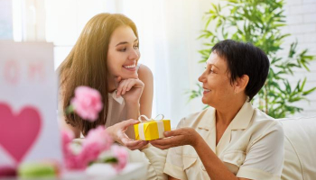 31 Gifts for Mom: Thoughtful. Unique. Lovely.