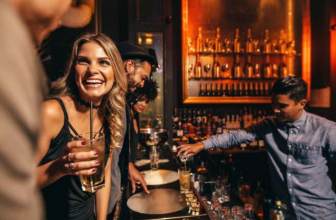 Fancy Cocktails, Friendly Prices, Fresh Food and Houseplants in Moonflower Bar
